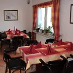 Rosenhof מלון 2*