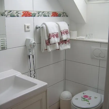 Rosenhof Hotell 2*
